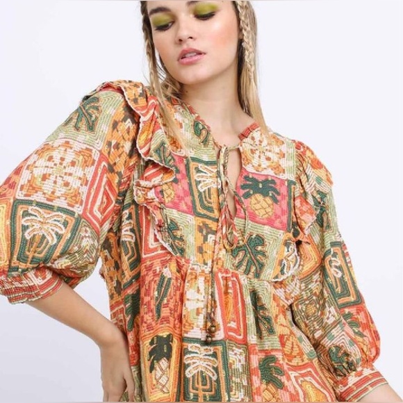 FARM RIO Tapestry Print Silky V Neck Top with Metallic Gold Stitching - S
